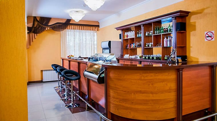 Лобби-бар в холле санатория Родник в Кисловодске
